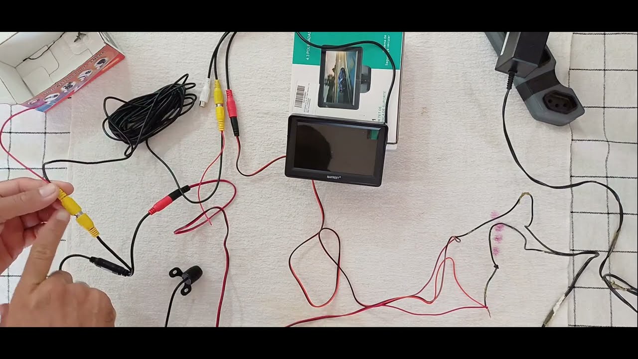 CÂMERA DE RÉ COM TELA