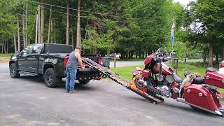 Using a Neo-Dyne (AUN250) lift to load my Indian Chieftain in to my Chevy Colorado