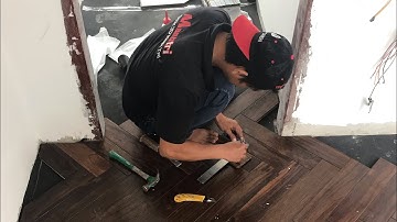 Kỹ thuật cắt góc ngay cửa khi lót sàn gỗ tự nhiên Kiểu Xương Cá |Mạnh Trí