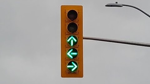 Triple Flashing Green Arrows (Through Left & Right) Traffic Signal Performs 3 Flashing Green Arrows!