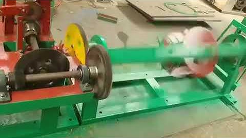 CS A Traditional Twist Barbed Wire Making Machine