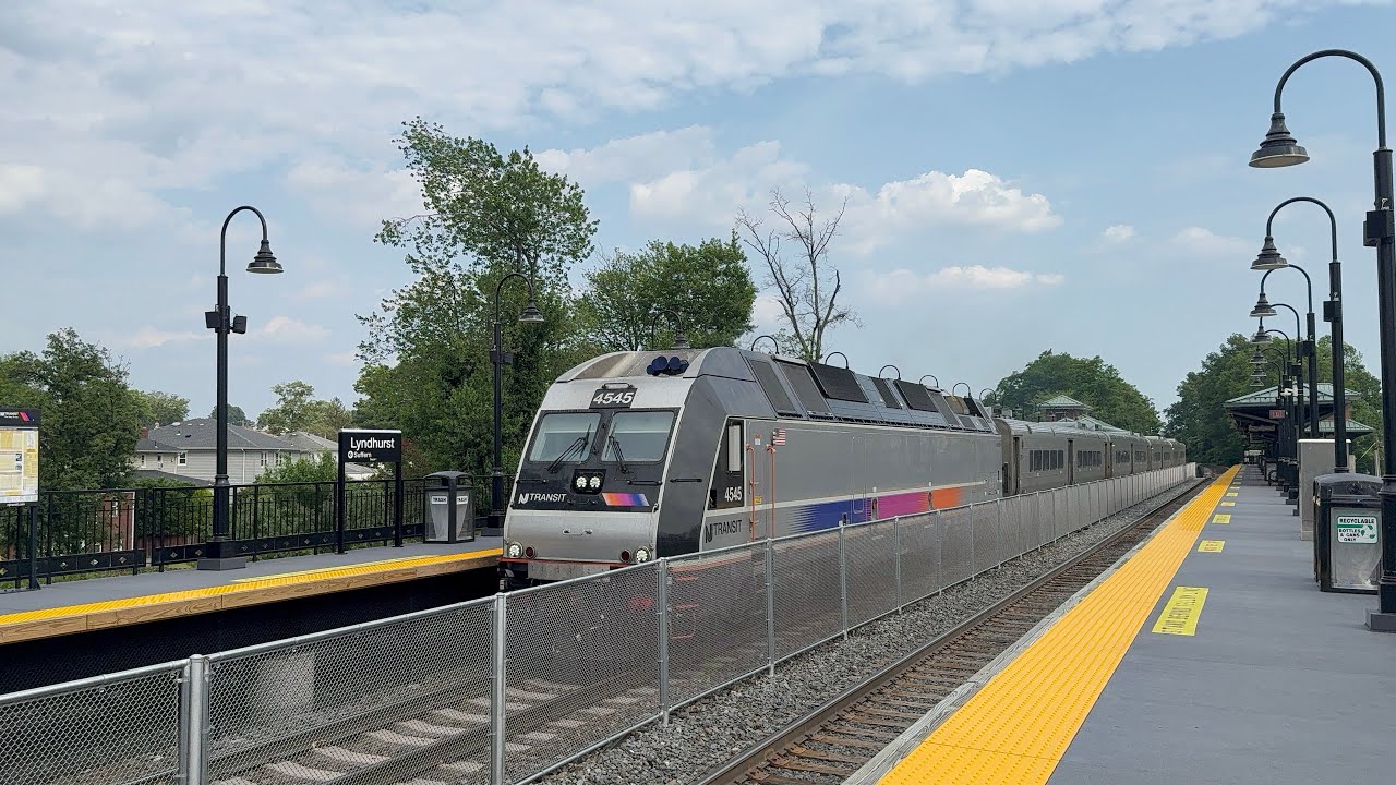 [4K/HDR]: NJ Transit ALP-45A 4545 leads train 1117 at the new Lyndhurst station (6/12/25)