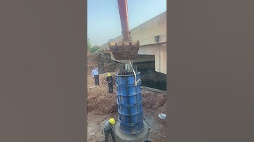 Bridge column mold lifting process