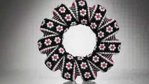 Suzanne Golden-Bead Artist-Bracelet on the Go.