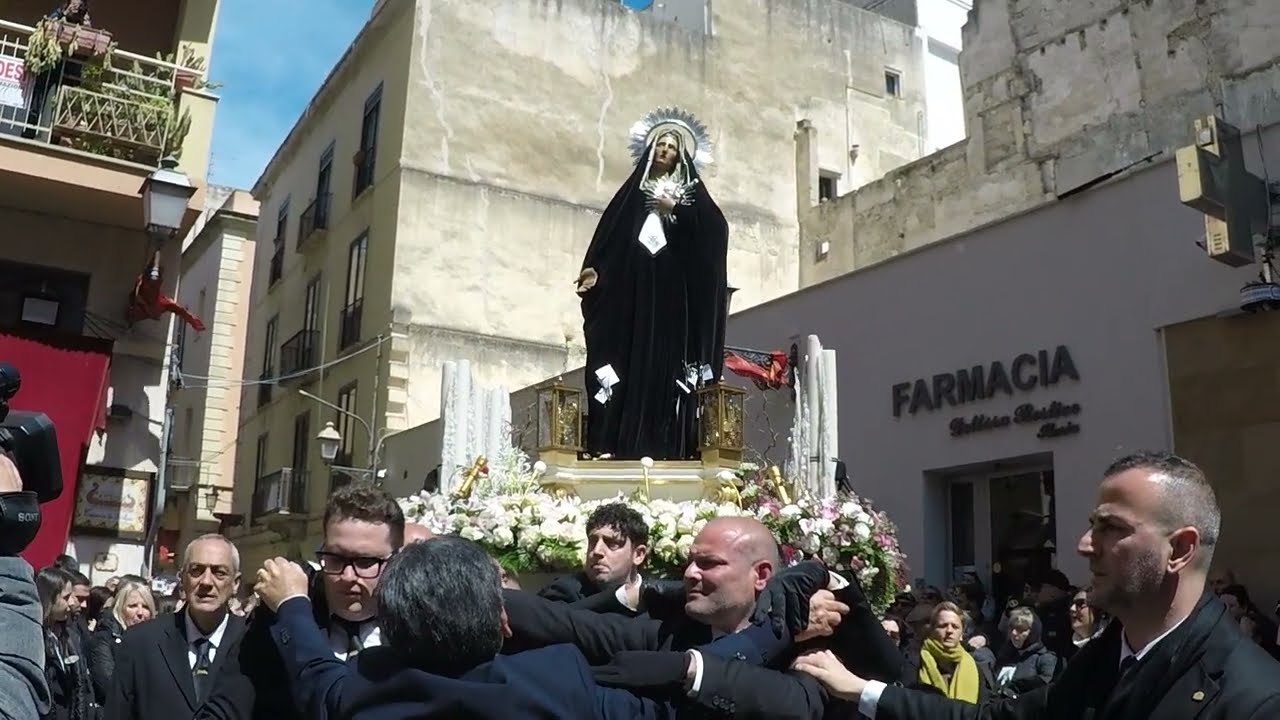 Addolorata Processione dei Misteri 2023 Entrata Piazza Purgatorio Canto:Madre Dolcissima Addolorata.