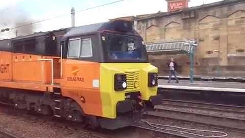 The Class 70 ‘GE PowerHaul’ Colas Rail Freight No.70814 with Loggings was passing at Carlisle.