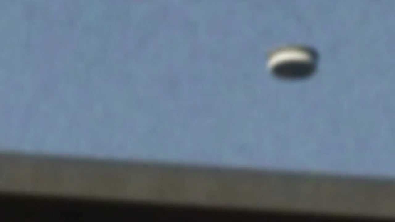 UFO over Kiev, Ukraine May, 02 2012 1080p HD Version YouTube UFO over Kiev, Ukraine May, 02 2012 1080p HD Version YouTube