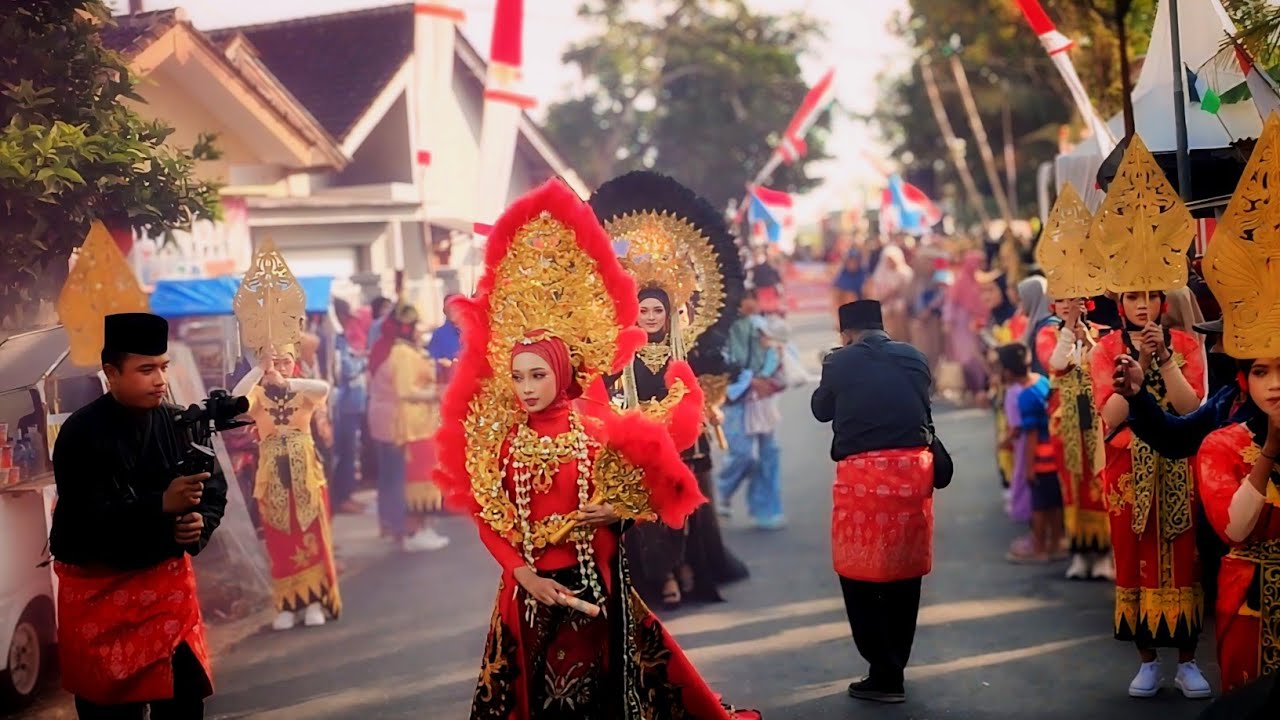 Meriahnya Karnaval Tembokrejo Gumukmas Jember 2024