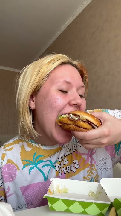 Добавите в мороженое шарики несквик - будет вкусно! И точка тг: Мука и ...
