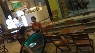 Quán xá nhộn dịp