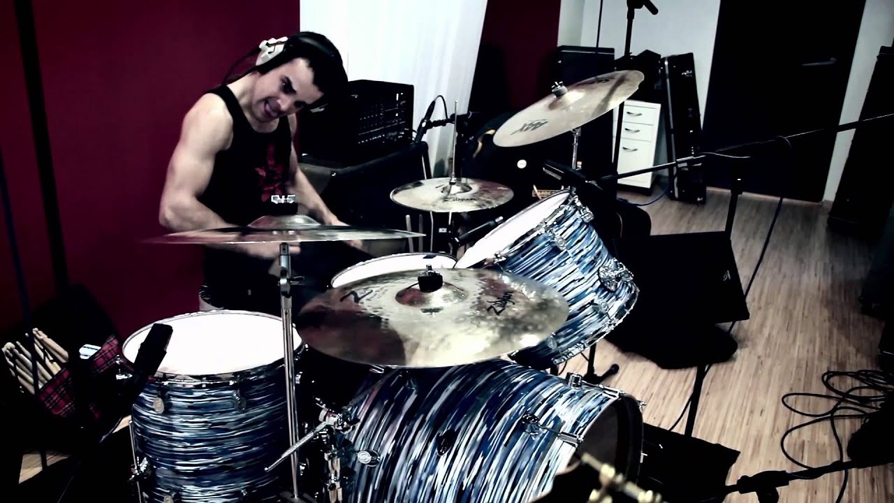 IHESKIDE- ARRANO BELTZAREN HEGALDIAK (bideoklipa)