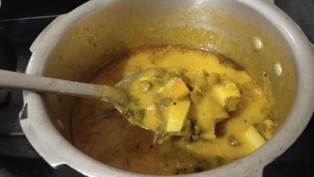 வெஜ் குருமா/ Veg kurma in pressure cooker / Side dish for chapati / Veg