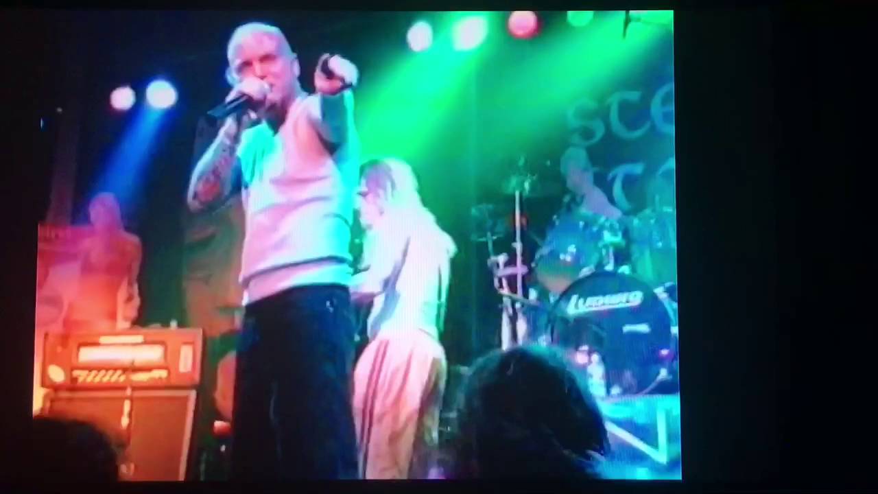 Steel Toe playing "Changes" at the Pipeline Cafe in Honolulu, Hawaii back in 2001!
