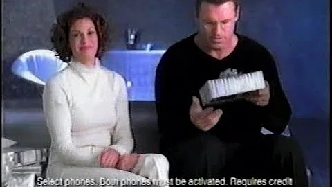 Radio Shack Terri Hatcher & Howie Long Christmas Commercial (2000)