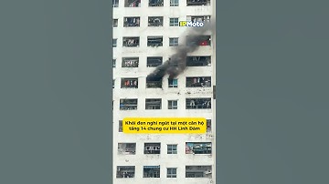 Khói đen nghi ngút tại một căn hộ tầng 14 chung cư HH Linh Đàm