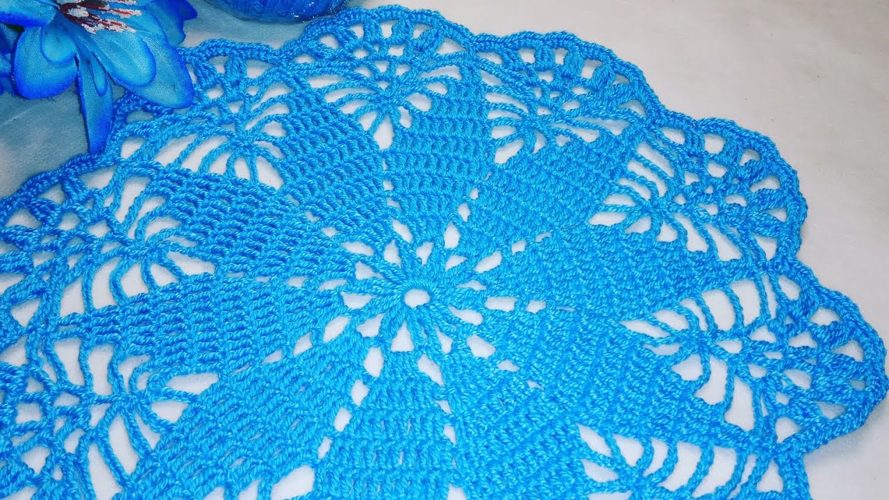 Toalhinha em crochê,linda e fácil de fazer....medindo 32cm de diâmetro.