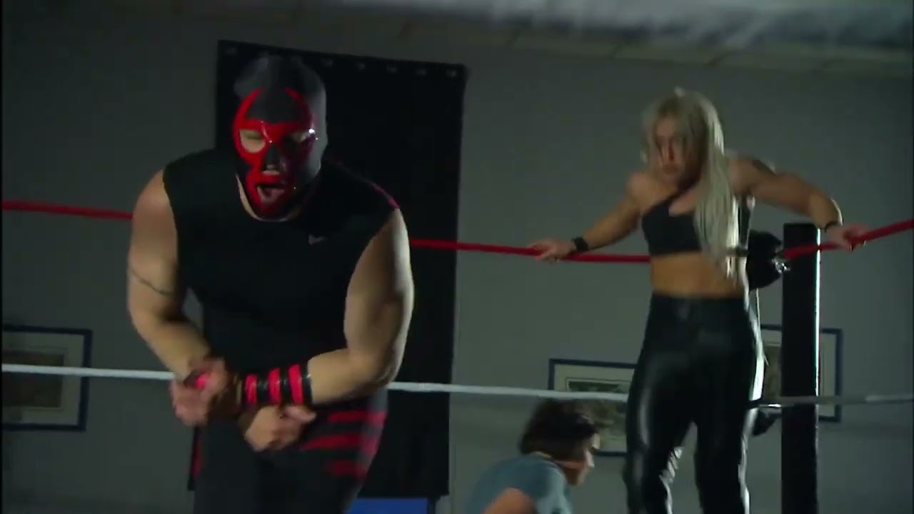 Taylor Rising vs Super K - 365 Pro Wrestling - June 3rd @ The Red Chevron, Guelph