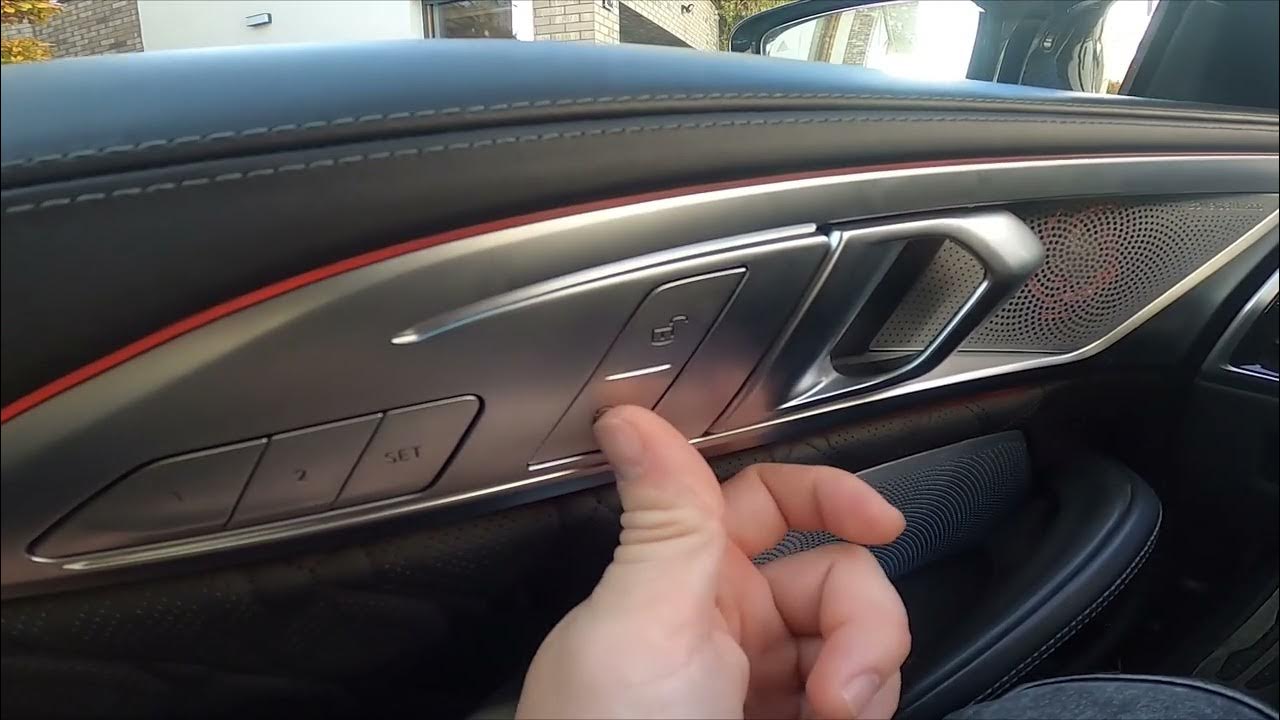 How to Automatically Lock or Unlock Doors in BMW Series 8 II ( 2018