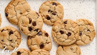 Today we are making one of my most popular recipes - chewy chocolate
chip cookies! these so incredible and i promise no will ever know they
vegan...