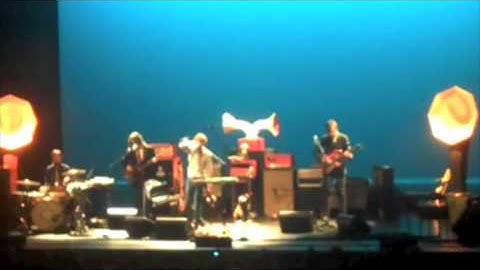 Dr strings into -  Fake Palindromes By Andrew Bird at ATL