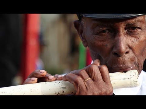 Video: Nchi Angola: lugha rasmi, alama za serikali, historia, mfumo wa kisiasa, idadi ya watu, uchumi na sera za kigeni