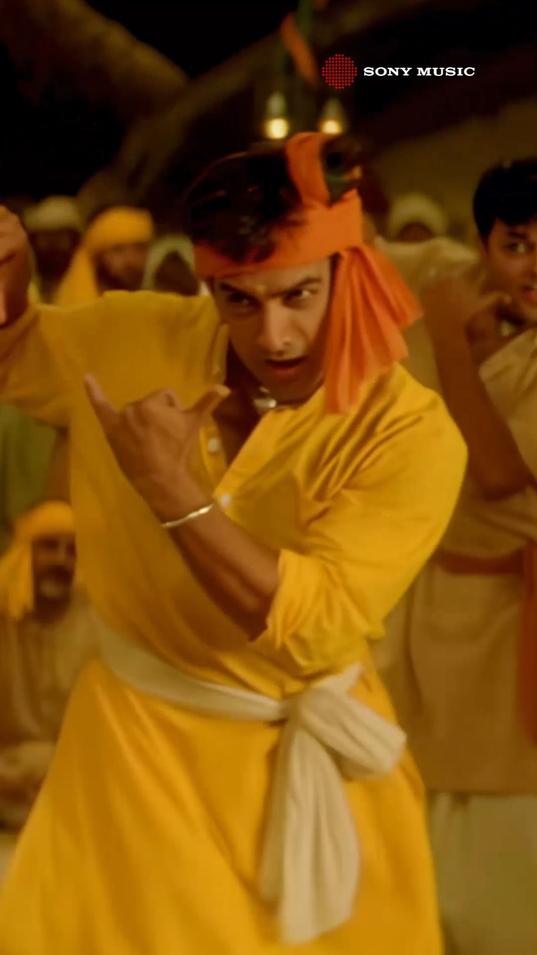 Radha kaise na jale, jab Bhuvan ka charm chale! ✨#radhakaisenajale #arrahman #aamirkhan