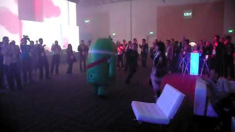 Dancing Android at Google #io2011