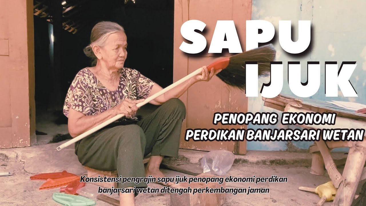Sapu Ijuk Penopang Ekonomi Perdikan Banjarsari Wetan