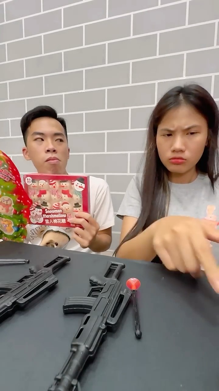 LNF - Cô gái đã gian lận trong cuộc thi bắn súng || Cheating girl and Nerf war #shorts