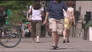 Economy down as consumer confidence dips