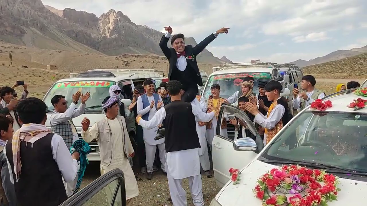 جشن عروسی مهدی احمدی در مالستان زیباه ببینید و لذت ببرید 