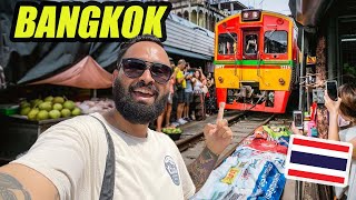 Maeklong Railway Market in Bangkok, Thailand 🇹🇭  *MOST DANGEROUS MARKET*