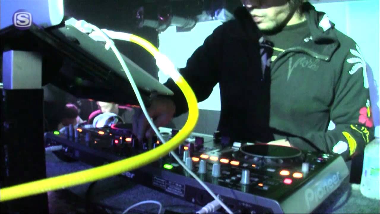 Olive Oil - LIVE @ OILWORKS TECHNICS in Tokyo - YouTube