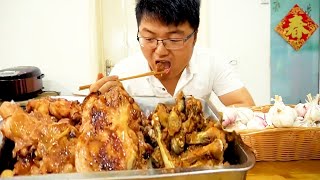 Five catties of chicken legs are made into barbecued pork  big sao is made into one chicken and two