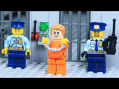 All The Police Characters in LEGO City Undercover! Gameplay!. 