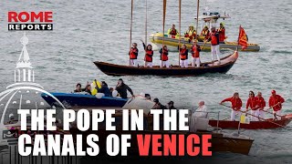 VENICE | Pope Francis seen by boat on the canals of Venice