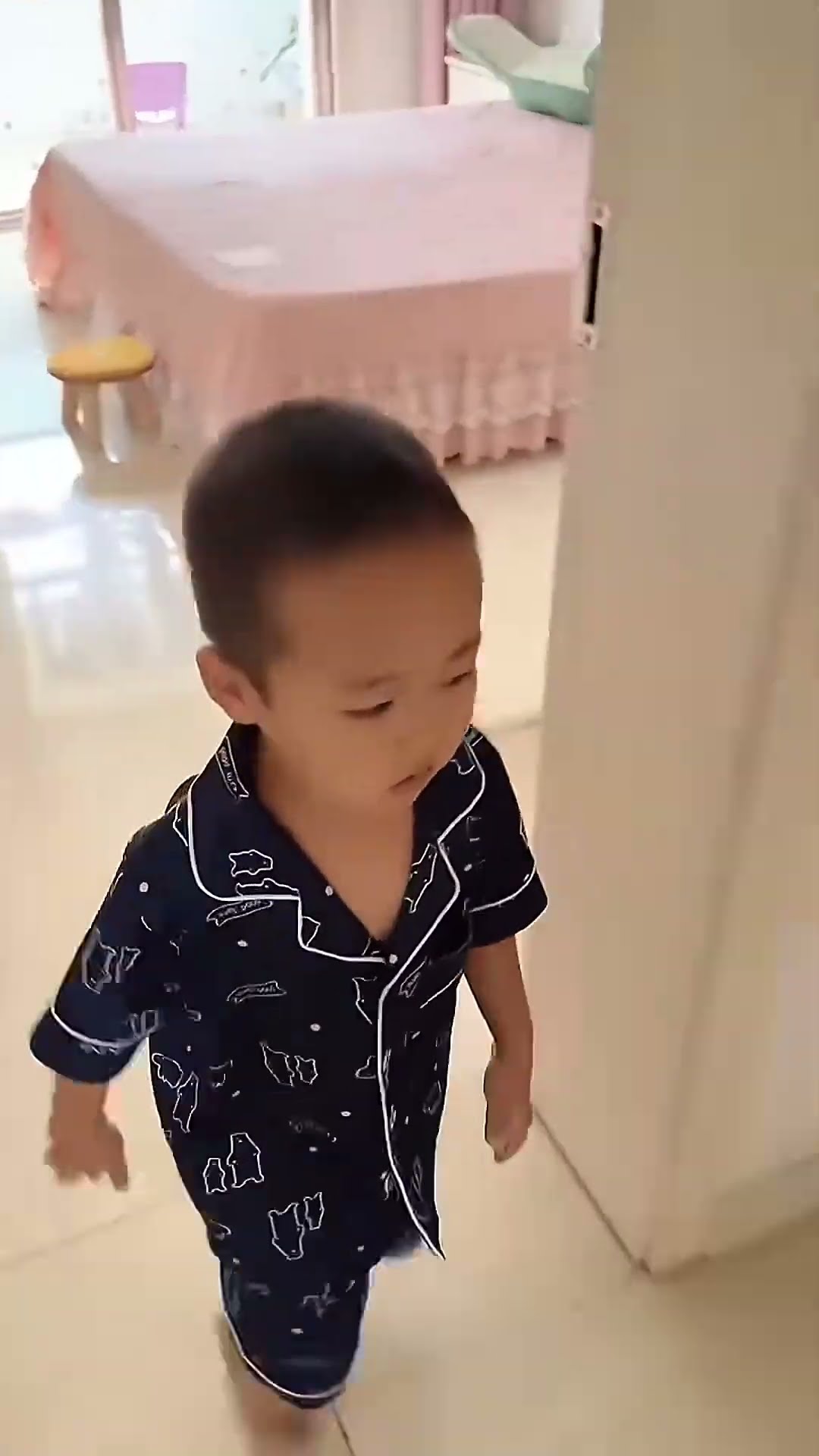 爸爸洗澡意外触电，3岁儿子机智救了爸爸的命！#Cute baby#Cute#呆萌小米宝#聪明宝宝#萌娃