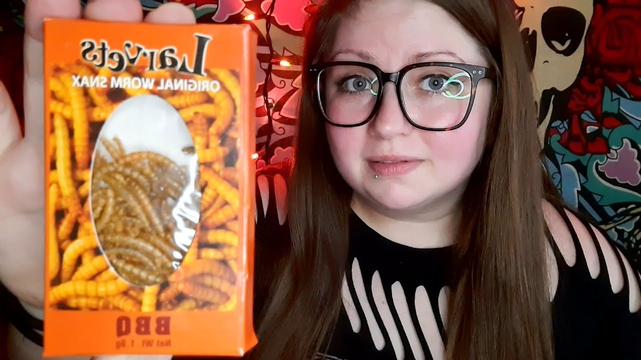 ASMR eating real WORMS in honor of Spooky Season | soft crunchy sounds