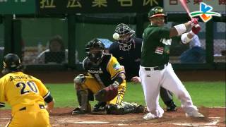 20130705 CPBL 獅VS象 8上 王勝偉飛撲守下1分 泰山仍奮力撲上壘
