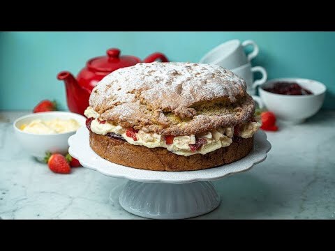 Eton Mess Scone Cake