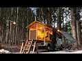 【冬キャンプ】1/2スケールのミニチュア小屋で過ごす極寒の夜 | サイレントビデオブログ