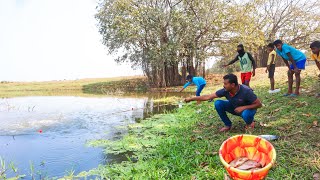 Fishing video || Two Skiled Boy Fishing In The Village Pond Using Hook || Amazing Hook Fishing 🎣