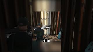 Here is how to summon a giant cockroach in #hitman3 @Fri3ndlyFir3