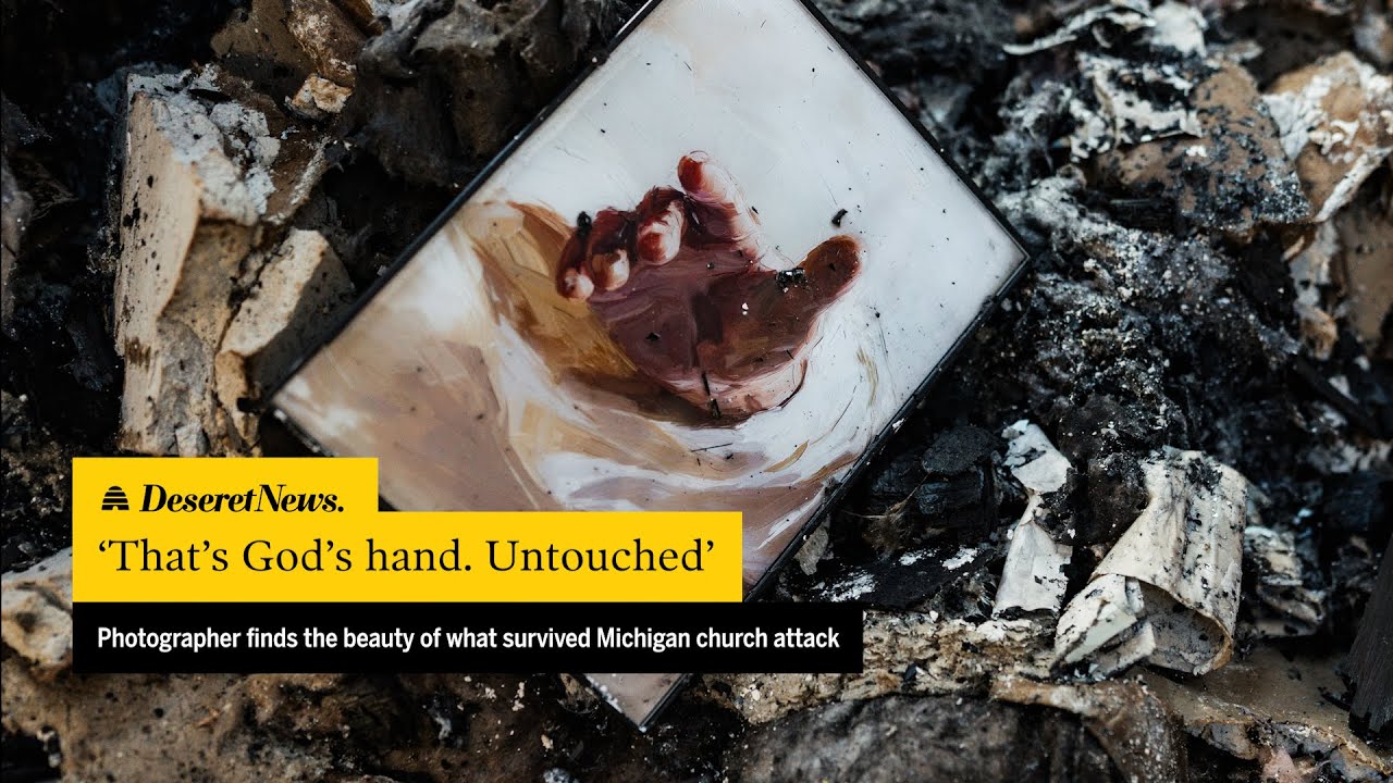 В пепле сгоревшей церкви Святых последних дней она нашла «руку Бога».