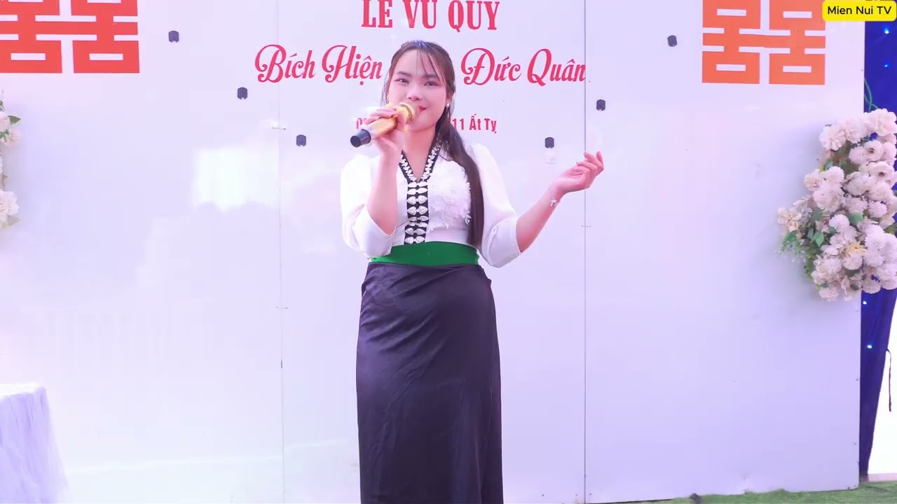 Sơn La tình ca phiên chợ ngày xuân, Biểu diễn: Bích Diệp