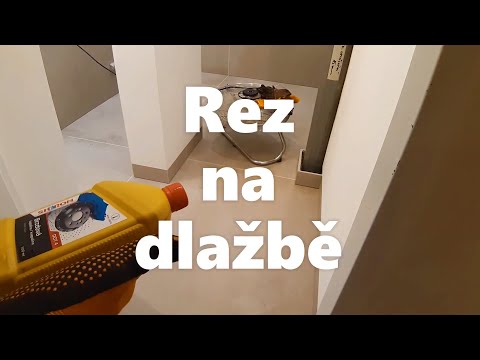 Video: Populární Blogger Ukázal Snadný Způsob, Jak Po Pláži Vyčistit Písek Z Kůže