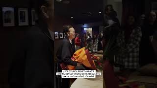 Demet Akbağa Aydinlikevler Oyunu Sonrasi Kuli̇ste Erken Doğum Günü Sürpri̇zi̇ğ