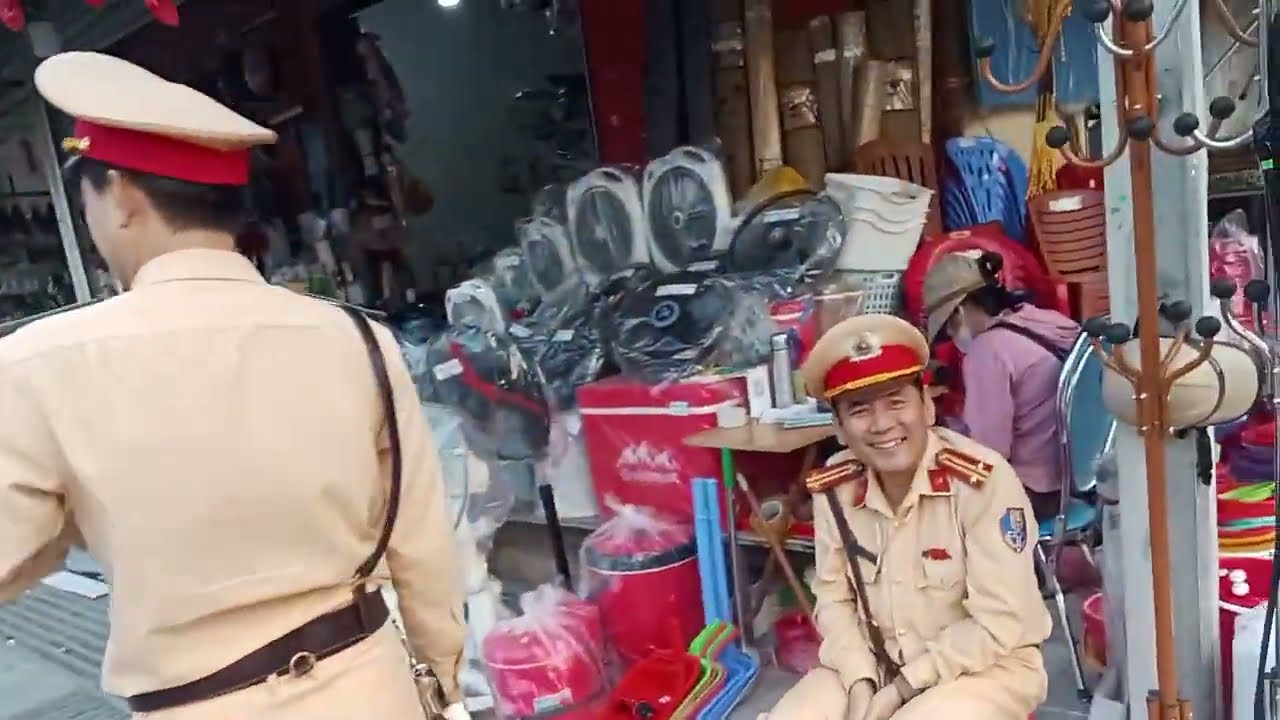 Hành trình đón mẹ Biềng chung sang Lào 