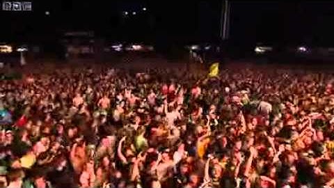 Bullet For My Valentine live @ READING FESTIVAL 2008.avi