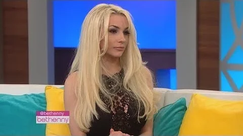 Courtney Stodden Jokes, 'I Don't Read or Write!'